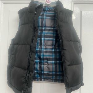Boys reversible puffer vest size 18 mths-no brand shown